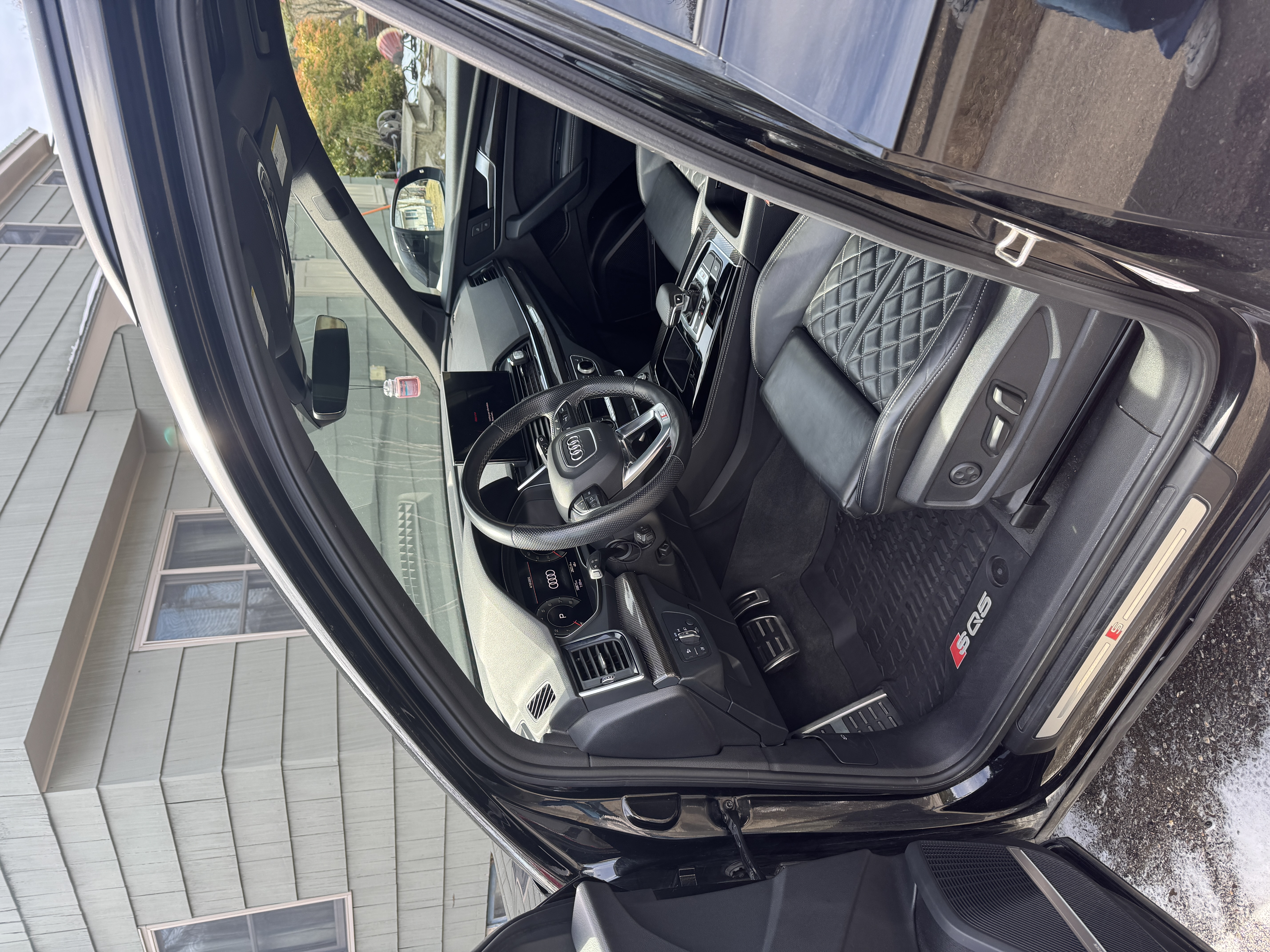 Audi SQ5 interior